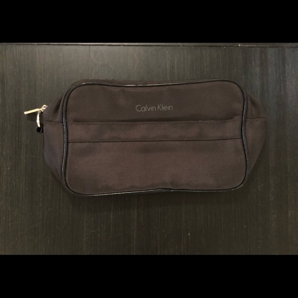 Calvin Klein Toiletry Bag - Picture 2 of 4